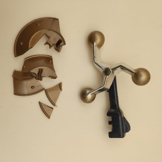 arma he-man flying fist masters of the universe, motu, mattel, pezzi di scudo