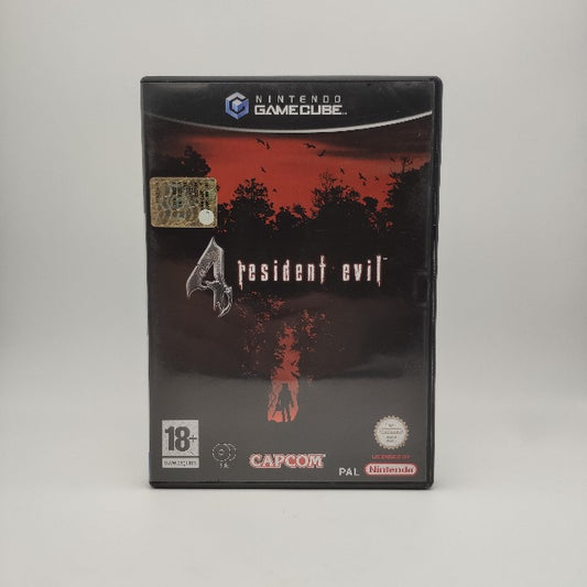 nero e rosso, cielo rosso, alberi neri,sagoma mostro con motosega