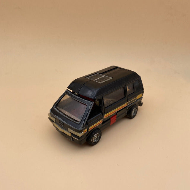 van, auto nero