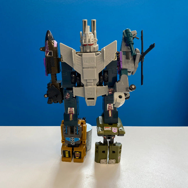 robot grigio, blu, giallo, verde