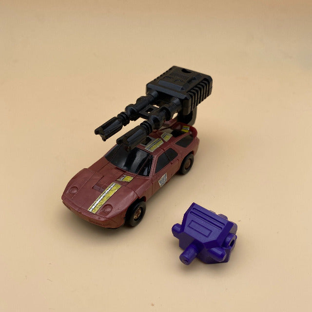 auto rosso mattone, nero