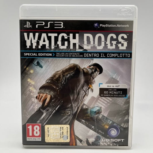 personaggio con bandana e cappello, impermeabile lungo con pistola in mano su sfondo grattacieli