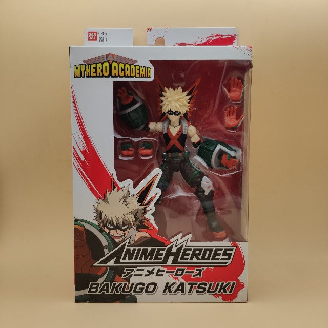 action figure bakugo,costume verde rosso e nero, scatola bianca e rossa