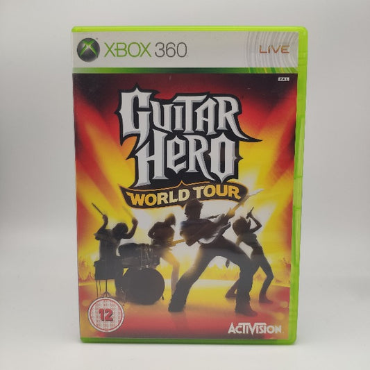 Guitar Hero World Tour X360 Xbox 360 Activision Pal Uk Bundle Copy, musicisti in ombra che suonano , esplosione di luci gialle e rosse che li mettono in risalto